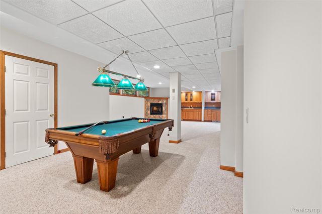 260 Forest Crest Drive, Commerce Charter Township, MI 48390