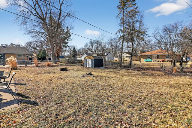 212 Hill Avenue, North Aurora, IL 60542