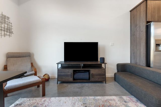 2124 E 6th ST 212, Austin, TX 78702