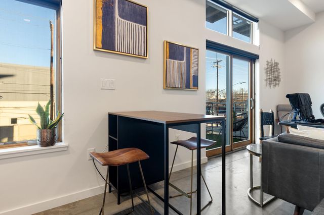 2124 E 6th ST 212, Austin, TX 78702