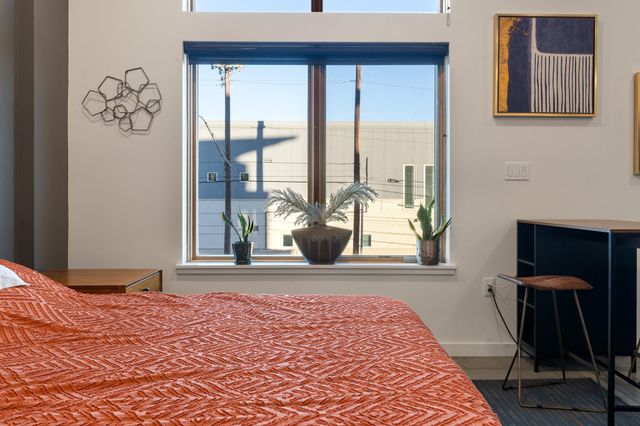 2124 E 6th ST 212, Austin, TX 78702