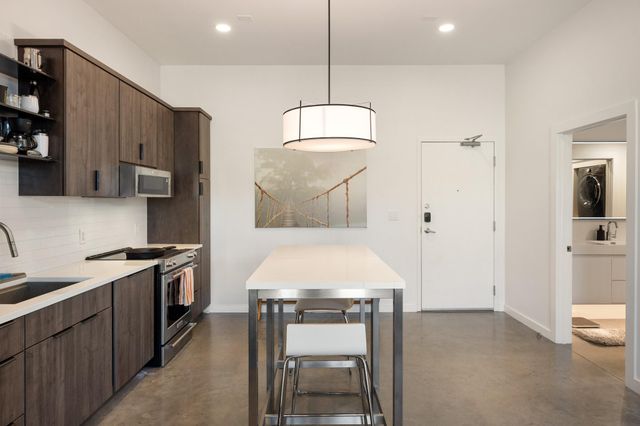 2124 E 6th ST 212, Austin, TX 78702