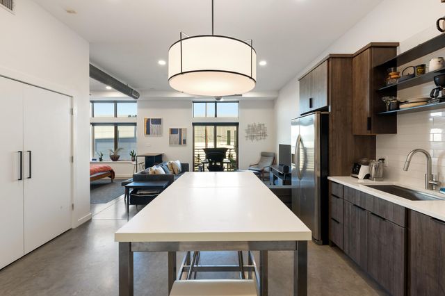 2124 E 6th ST 212, Austin, TX 78702