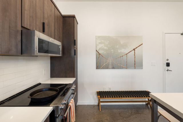 2124 E 6th ST 212, Austin, TX 78702