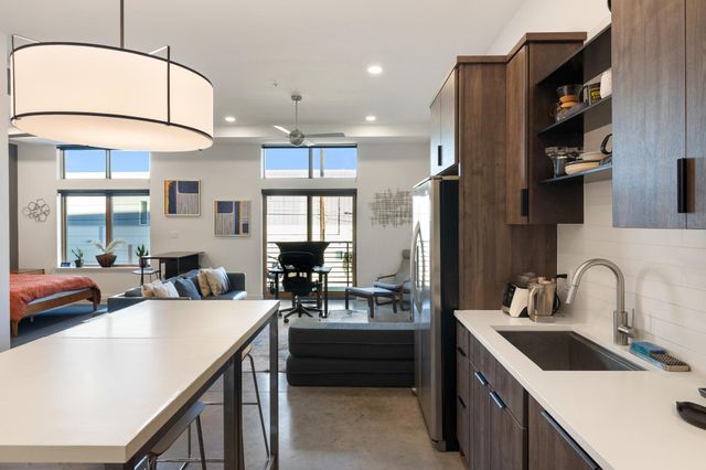 2124 E 6th ST 212, Austin, TX 78702