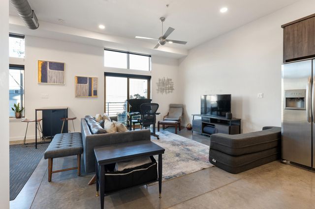 2124 E 6th ST 212, Austin, TX 78702