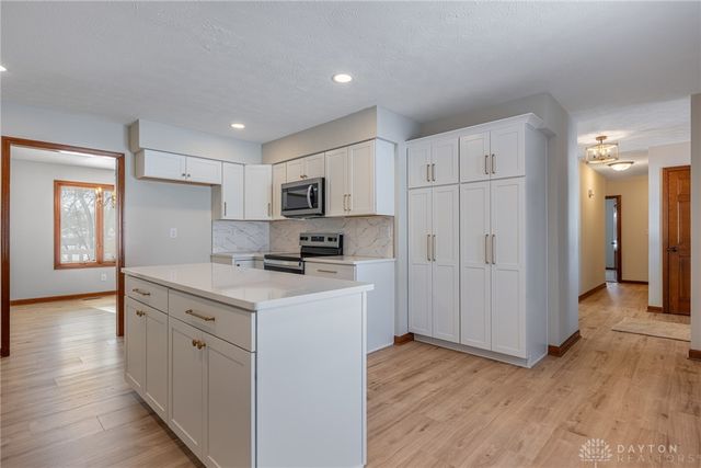 318 Joy Elizabeth Drive, Washington Twp, OH 45458