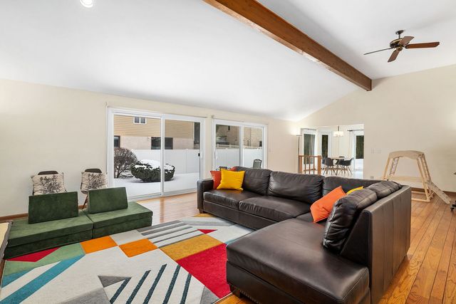 3724 Liberty Lane, Glenview, IL 60025