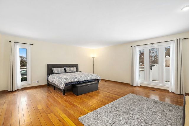 3724 Liberty Lane, Glenview, IL 60025