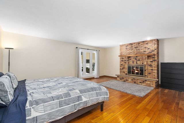 3724 Liberty Lane, Glenview, IL 60025