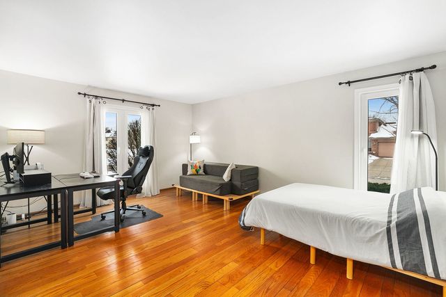 3724 Liberty Lane, Glenview, IL 60025