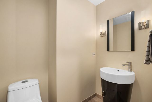 3724 Liberty Lane, Glenview, IL 60025