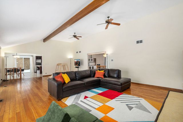 3724 Liberty Lane, Glenview, IL 60025