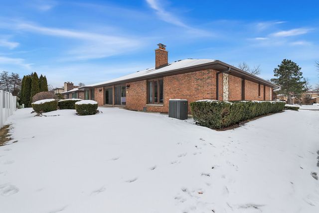 3724 Liberty Lane, Glenview, IL 60025