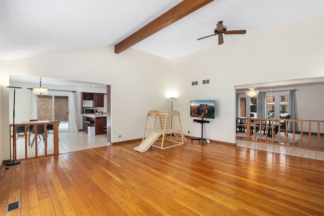 3724 Liberty Lane, Glenview, IL 60025