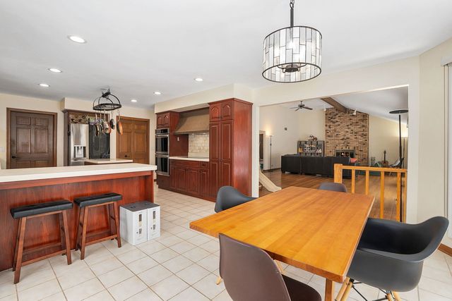 3724 Liberty Lane, Glenview, IL 60025