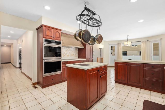 3724 Liberty Lane, Glenview, IL 60025