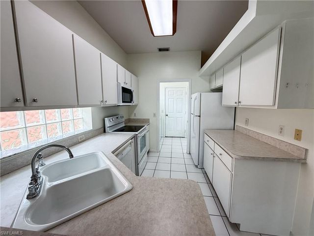 10744 Blue Bimini CIR, Estero, FL 33928