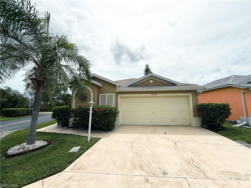 10744 Blue Bimini CIR, Estero, FL 33928