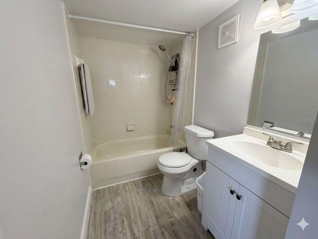 924 LAKE DESTINY ROAD E, Altamonte Springs, FL 32714