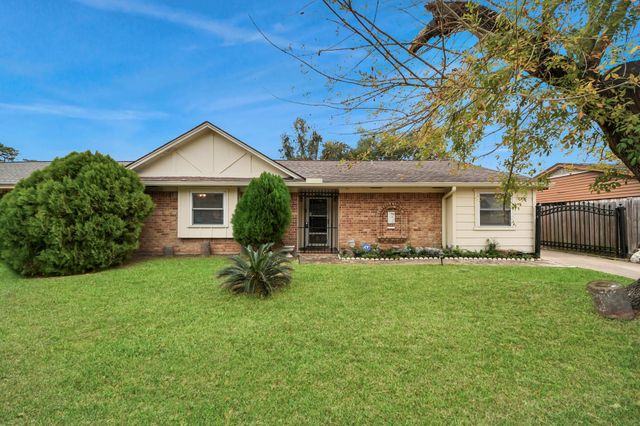 16306 Forest Way Drive, Houston, TX 77090