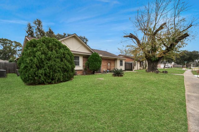 16306 Forest Way Drive, Houston, TX 77090