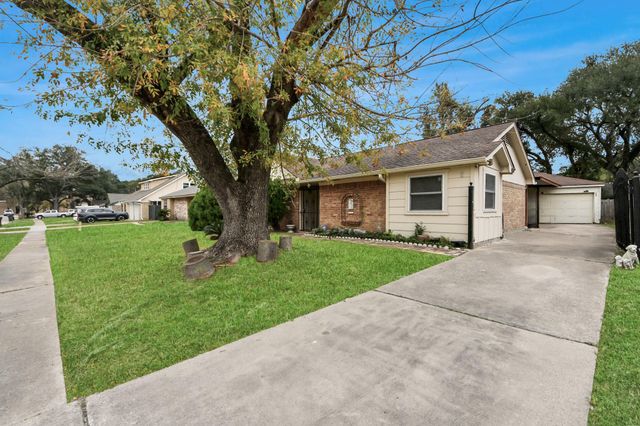 16306 Forest Way Drive, Houston, TX 77090