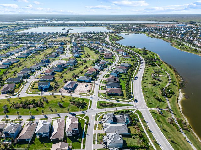 19420 Broad Shore Walk, Loxahatchee, FL 33470