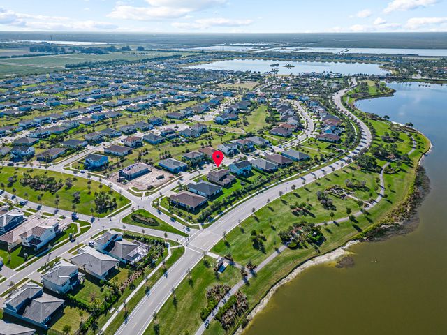 19420 Broad Shore Walk, Loxahatchee, FL 33470