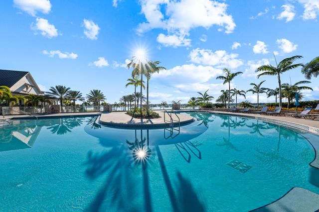 19420 Broad Shore Walk, Loxahatchee, FL 33470