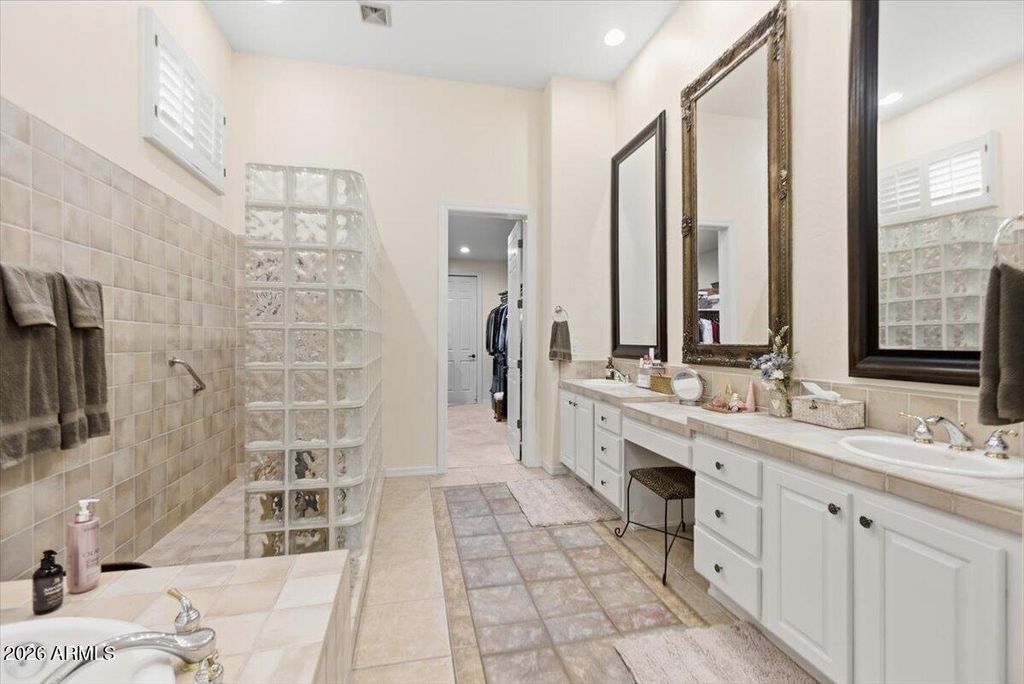 Image 35 of property listing at 2002 W SHADOW GLEN Way, Anthem, AZ 85086