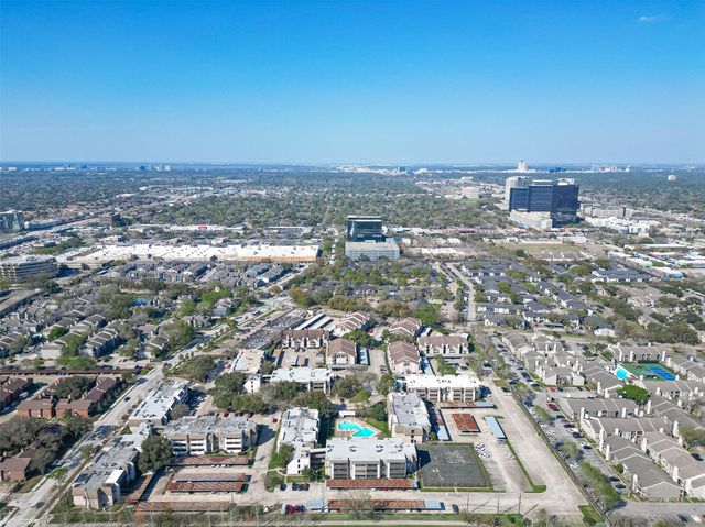 10855 Meadowglen Lane 722, Houston, TX 77042