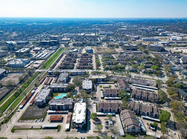 10855 Meadowglen Lane 722, Houston, TX 77042