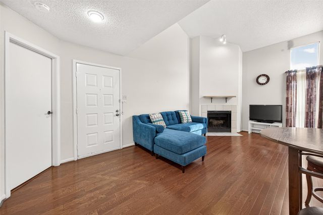 10855 Meadowglen Lane 722, Houston, TX 77042