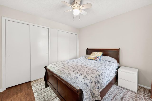 10855 Meadowglen Lane 722, Houston, TX 77042