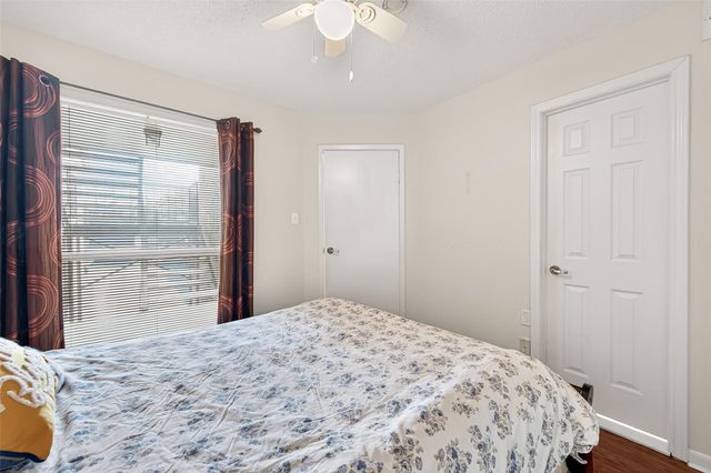 10855 Meadowglen Lane 722, Houston, TX 77042