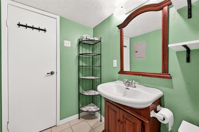 10855 Meadowglen Lane 722, Houston, TX 77042