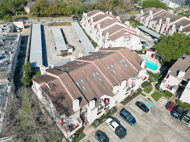 10855 Meadowglen Lane 722, Houston, TX 77042