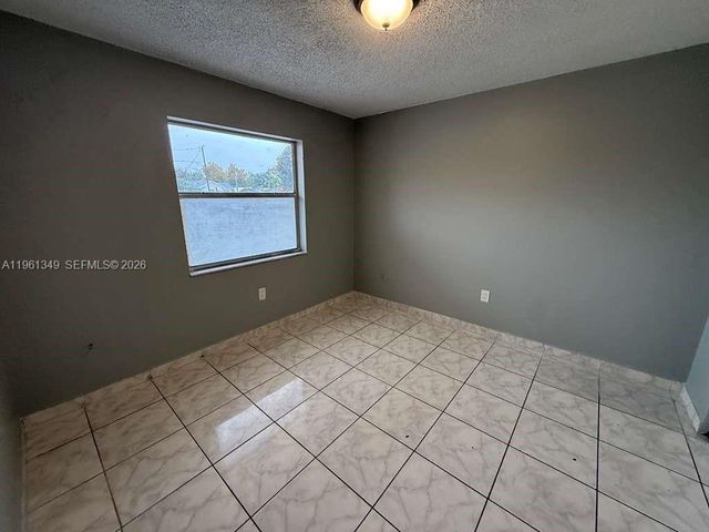 2721 NW 23rd Ct 4, Miami, FL 33142