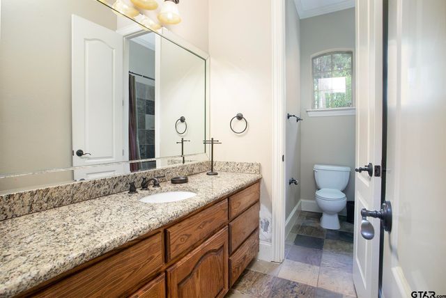 5200 Bayshore Dr., Athens, TX 75752