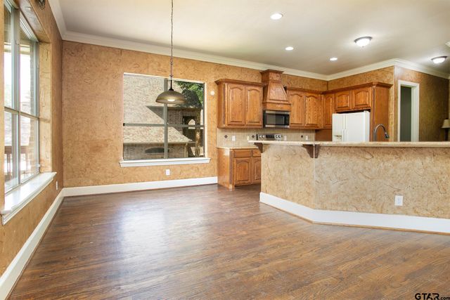 5200 Bayshore Dr., Athens, TX 75752