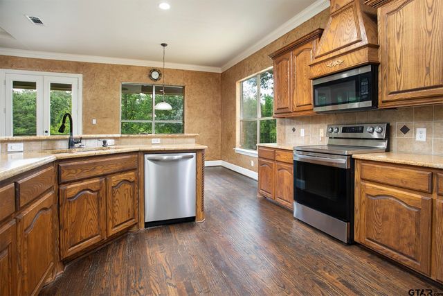 5200 Bayshore Dr., Athens, TX 75752