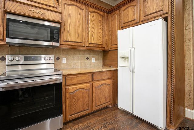 5200 Bayshore Dr., Athens, TX 75752