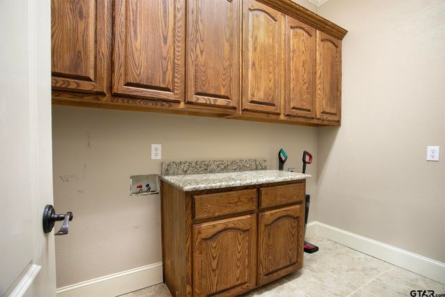 5200 Bayshore Dr., Athens, TX 75752