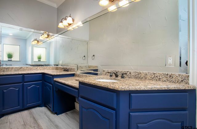 5200 Bayshore Dr., Athens, TX 75752