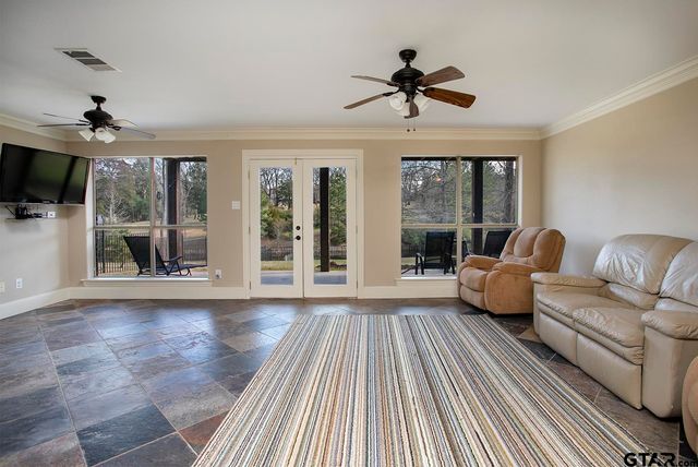 5200 Bayshore Dr., Athens, TX 75752