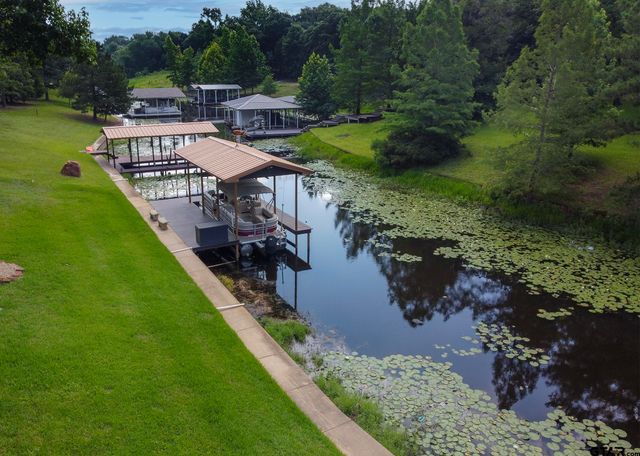 5200 Bayshore Dr., Athens, TX 75752