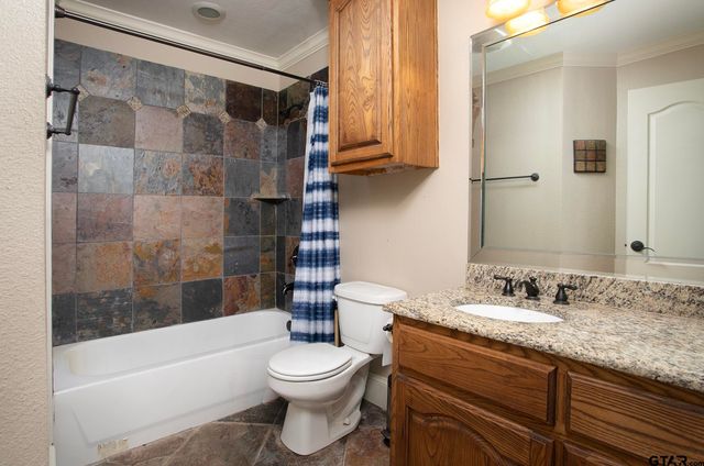 5200 Bayshore Dr., Athens, TX 75752