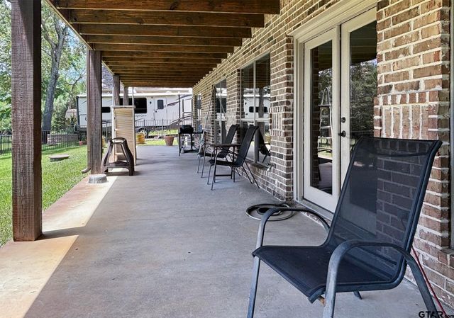 5200 Bayshore Dr., Athens, TX 75752