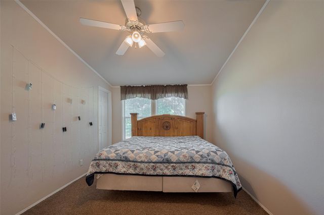 5526 State Highway 90, Madisonville, TX 77864